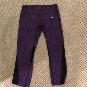 Cropped Nike Leggings